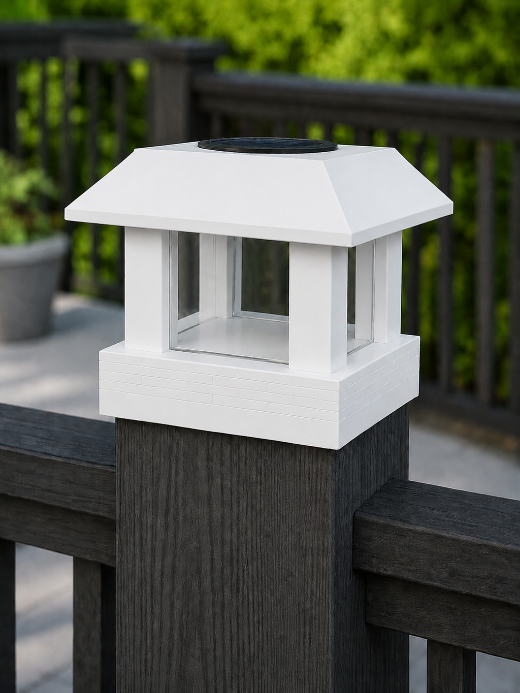 Classic Square 4.5-Inch Solar Post Cap Light – White