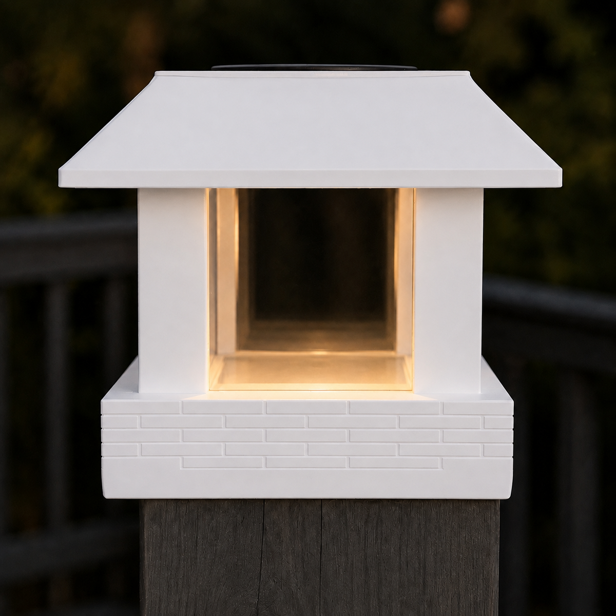 Classic Square 4.5-Inch Solar Post Cap Light – White