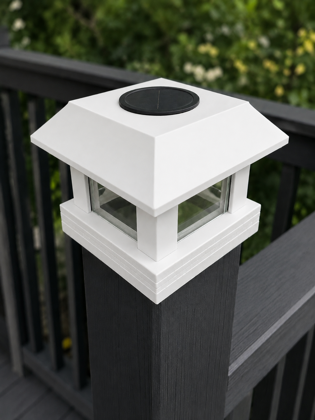Classic Square 4.5-Inch Solar Post Cap Light – White