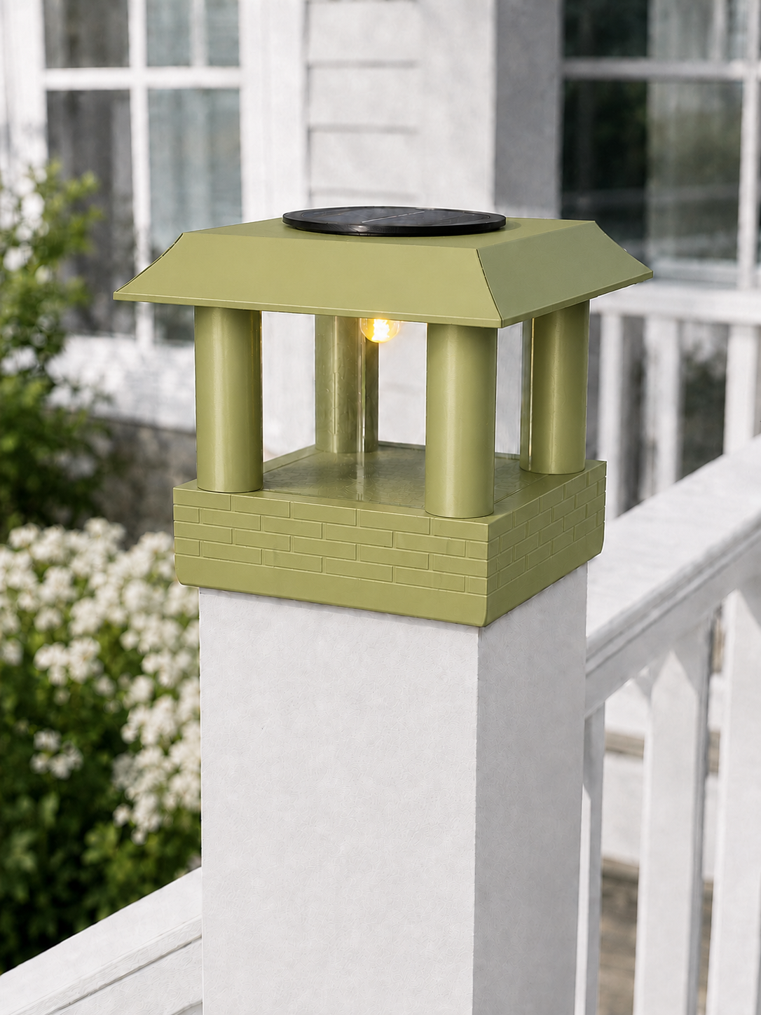 Round Column 4.5-Inch Low-Profile Roof Solar Post Cap Light – Natural Green
