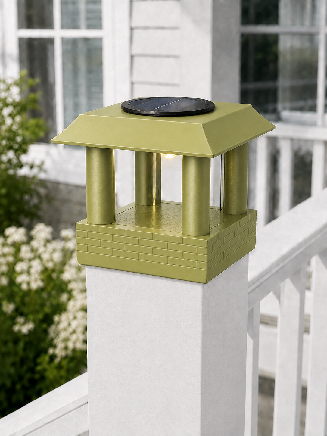 Round Column 4.5-Inch Low-Profile Roof Solar Post Cap Light – Natural Green