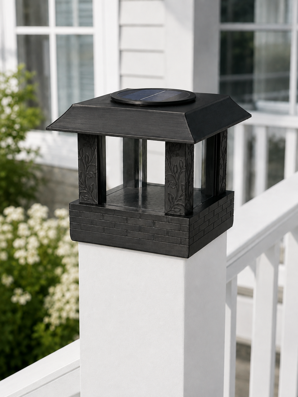 Square Leaf 4.5-Inch Low-Profile Roof Solar Post Cap Light – Black
