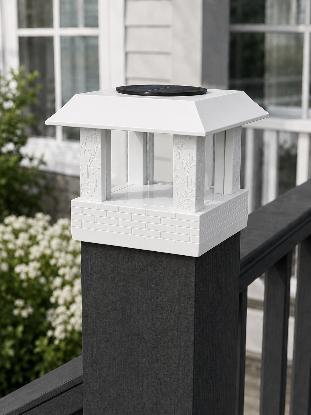 Square Leaf 4.5-Inch Low-Profile Roof Solar Post Cap Light – White