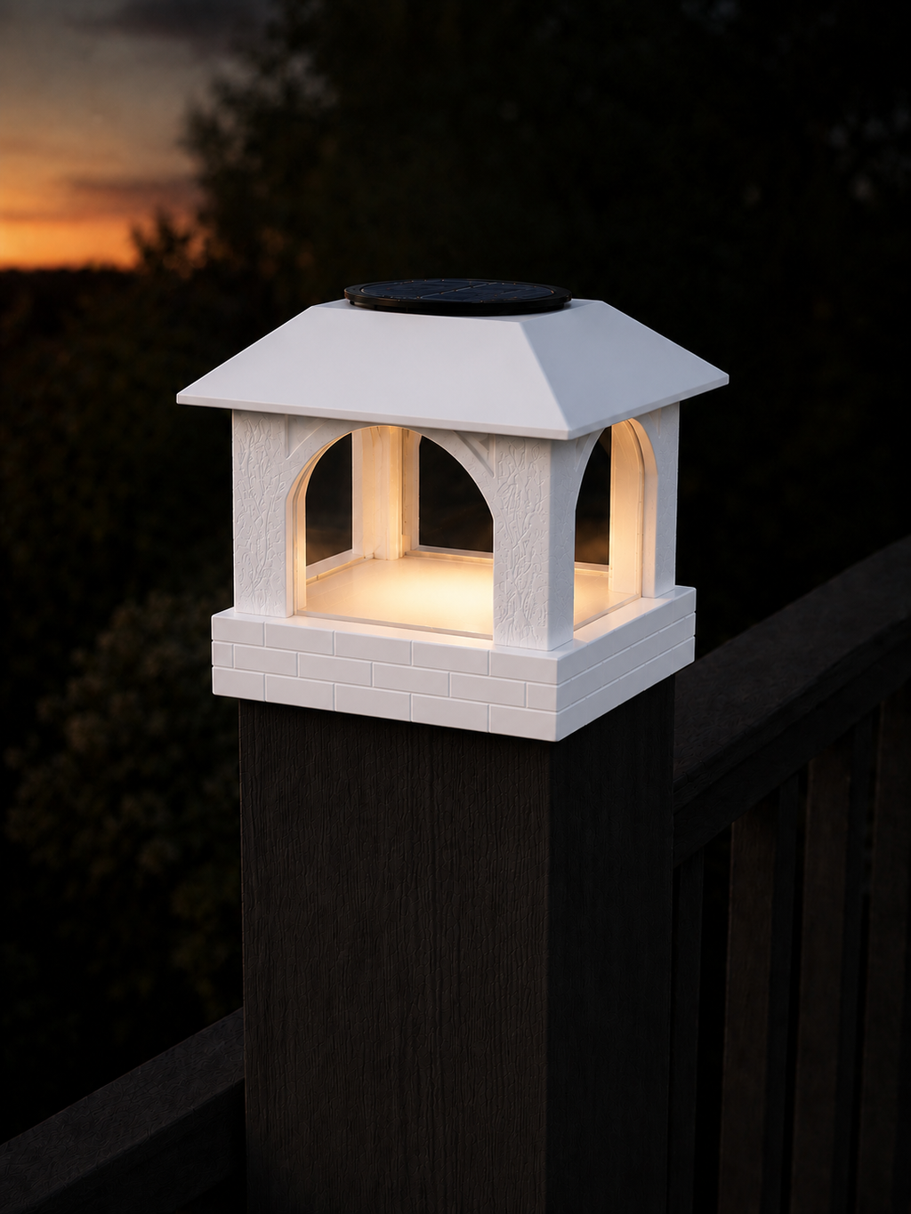 Arched Leaf Column 4.5-Inch High-Profile Roof Solar Post Cap Light – White