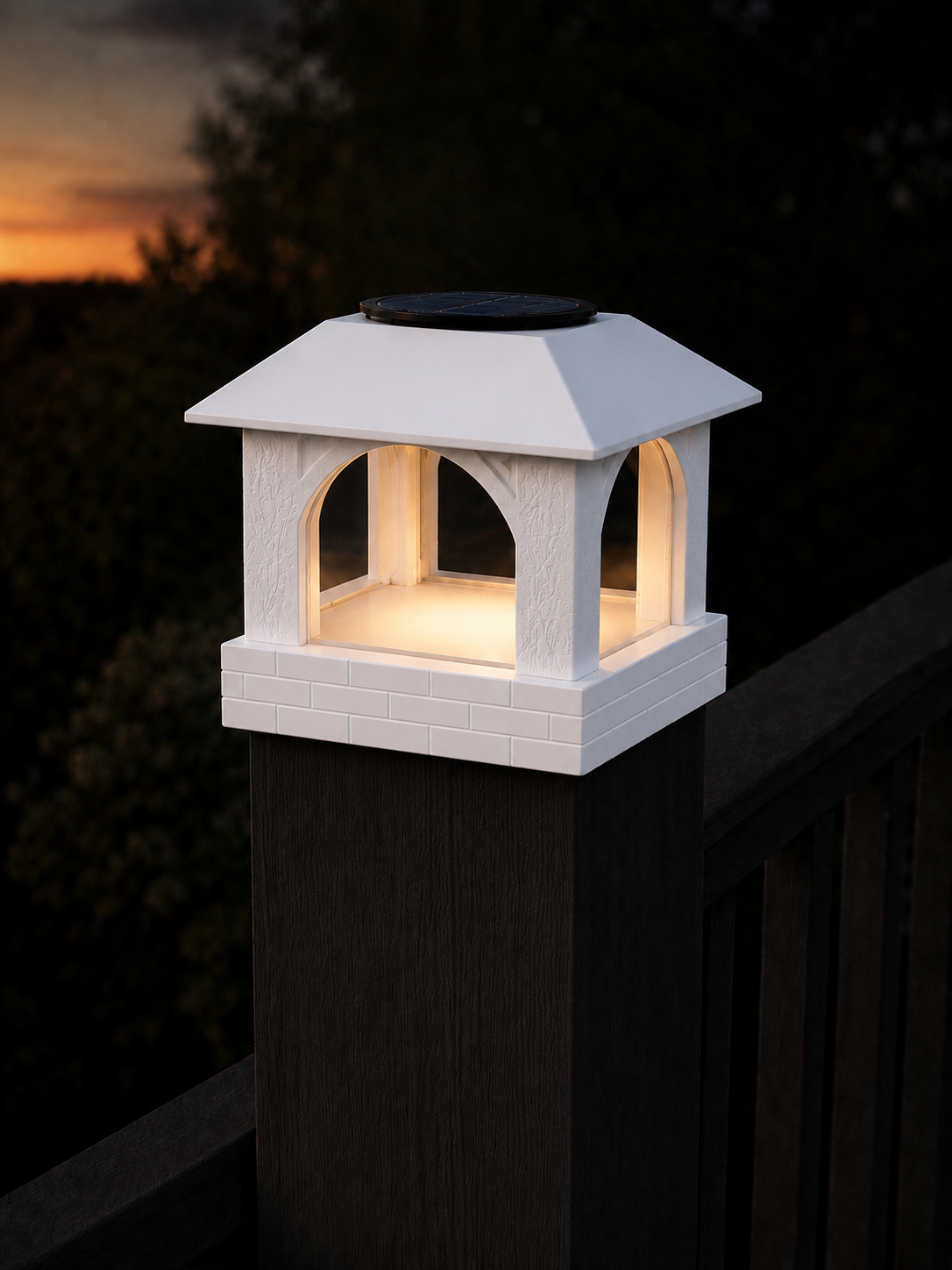 Arched Leaf Column 4.5-Inch High-Profile Roof Solar Post Cap Light – White