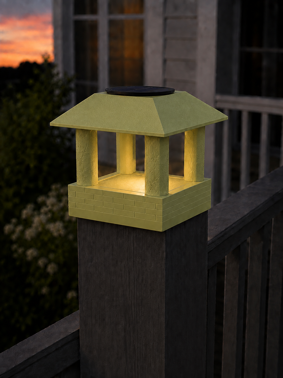 Round Leaf Column 4.5-Inch High-Profile Roof Solar Post Cap Light – Natural Green