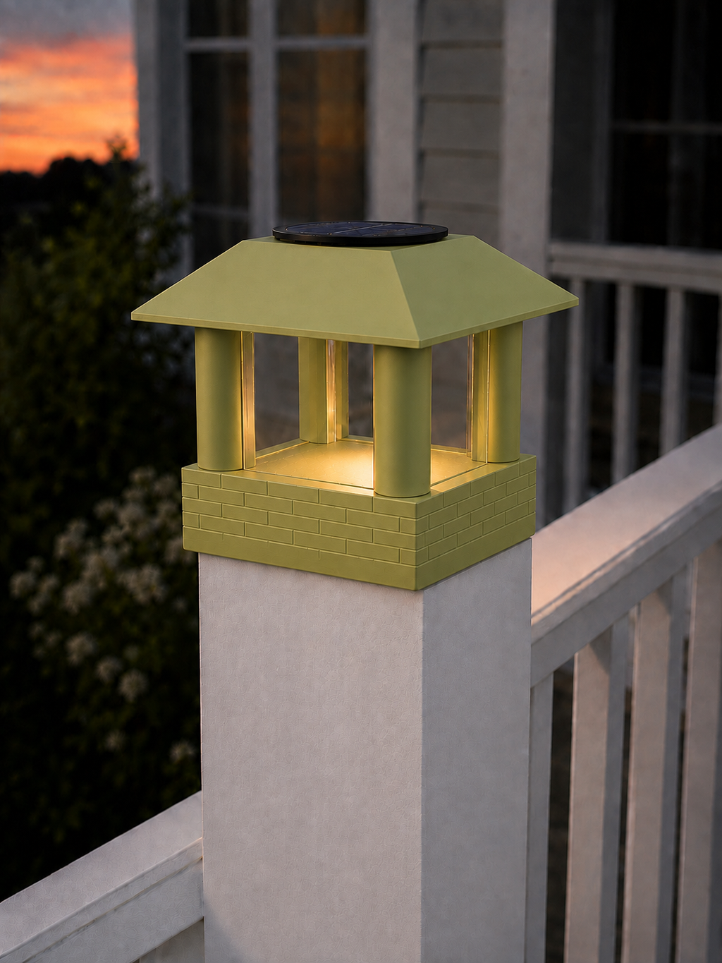 Round Smooth Column 4.5-Inch High-Profile Roof Solar Post Cap Light – Natural Green