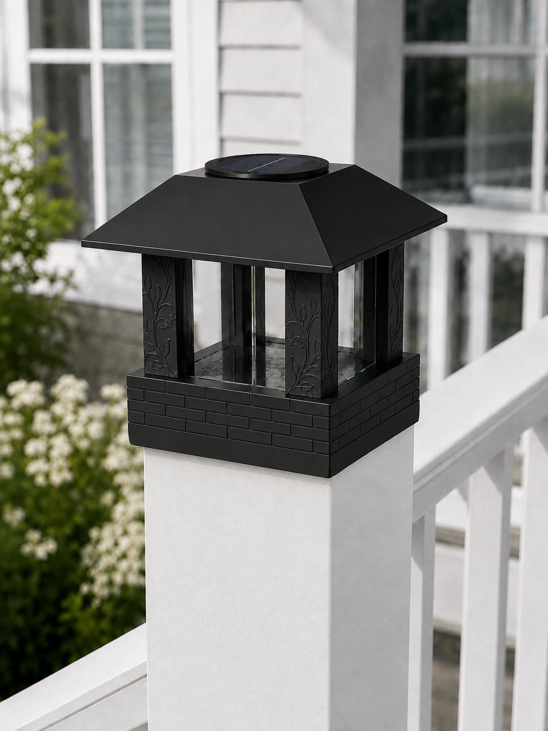 Square Leaf 4.5-Inch High-Profile Roof Solar Post Cap Light – Black