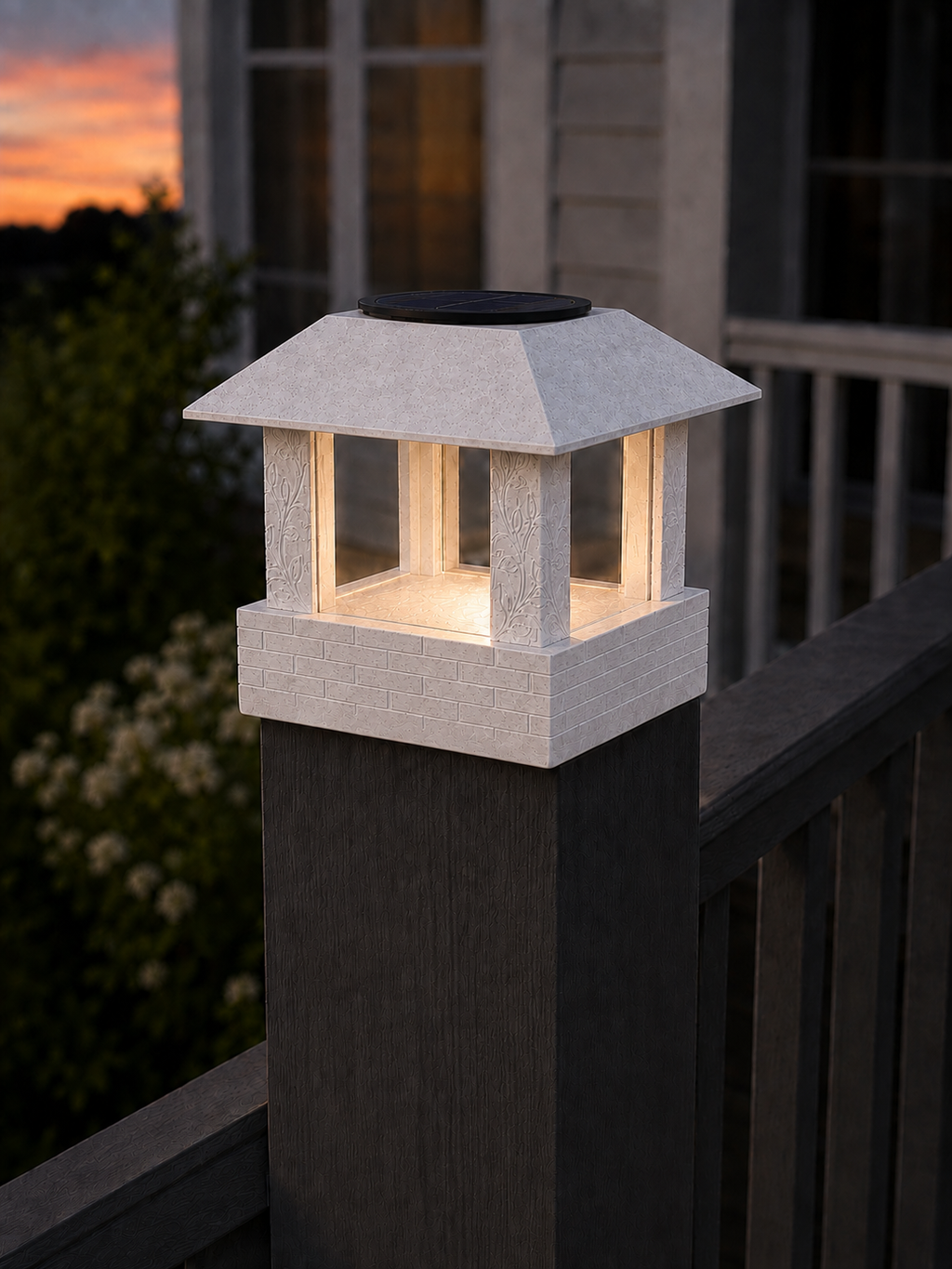 Square Leaf 4.5-Inch High-Profile Roof Solar Post Cap Light – Marble