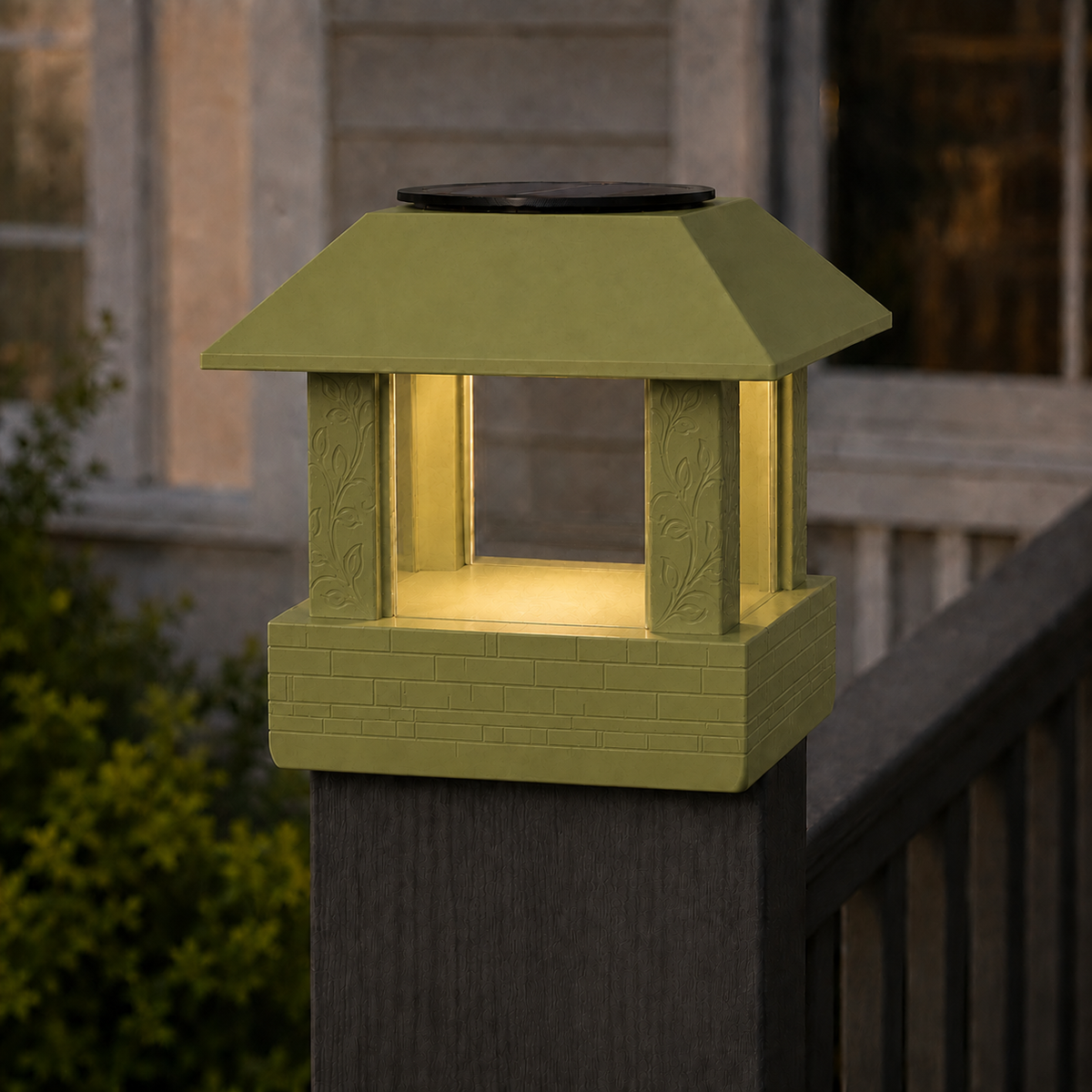 Square Leaf 4.5-Inch High-Profile Roof Solar Post Cap Light – Natural Green