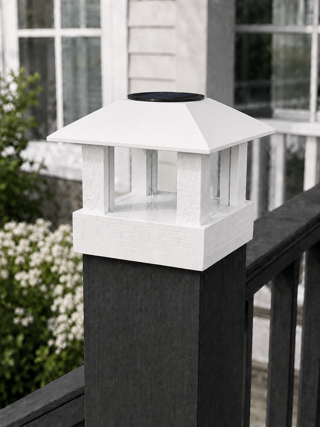 Square Leaf 4.5-Inch High-Profile Roof Solar Post Cap Light – White