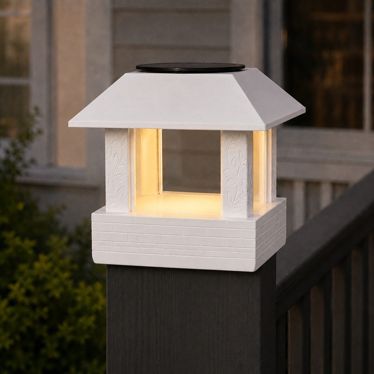 Square Leaf 4.5-Inch High-Profile Roof Solar Post Cap Light – White
