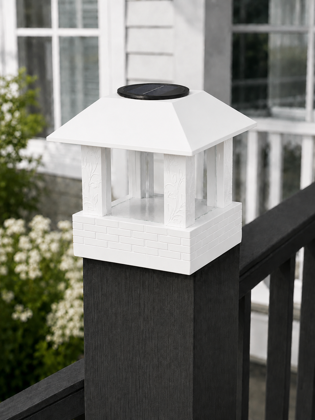Square Leaf 4.5-Inch High-Profile Roof Solar Post Cap Light – White