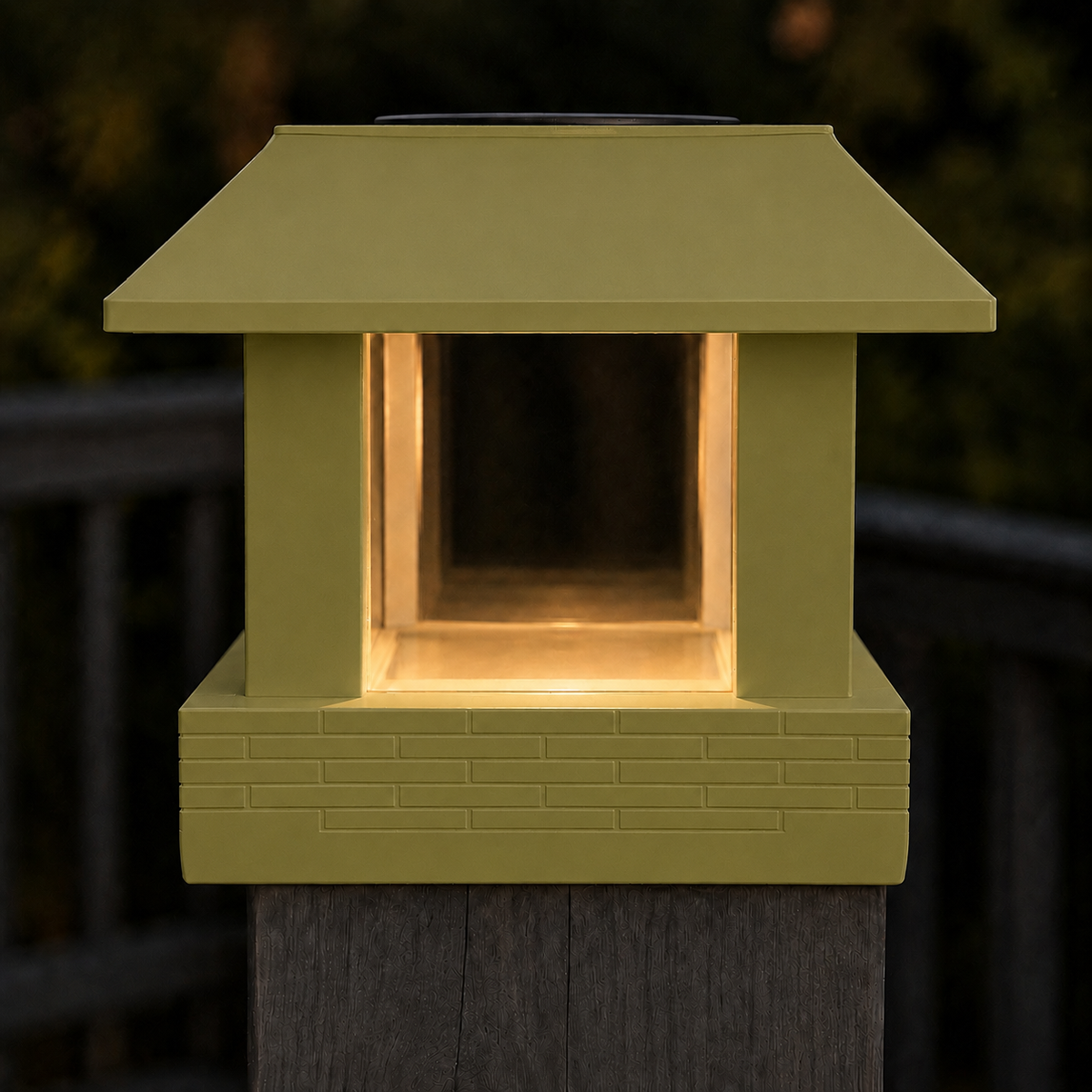 Classic Square 4.5-Inch Solar Post Cap Light – Natural Green