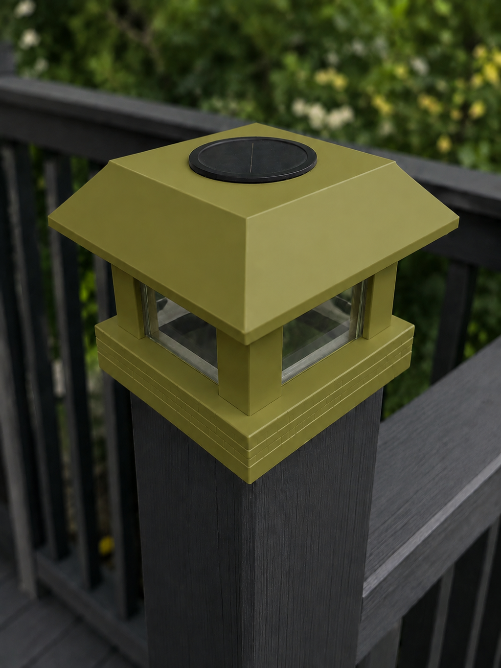 Classic Square 4.5-Inch Solar Post Cap Light – Natural Green