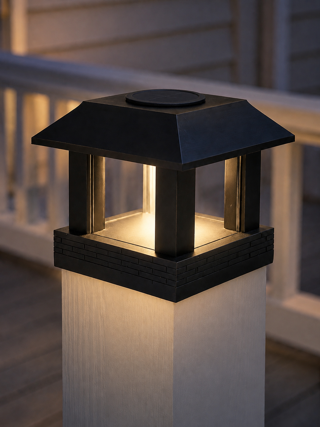 Classic Square 4.5-Inch Solar Post Cap Light – Black