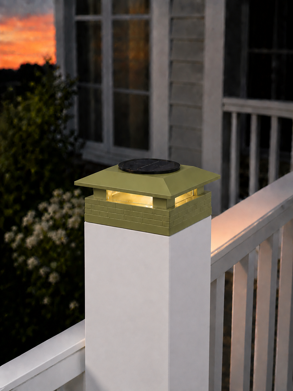 Square Column 4.5-Inch Low-Profile Roof Solar Post Cap Mood Light – Natural Green