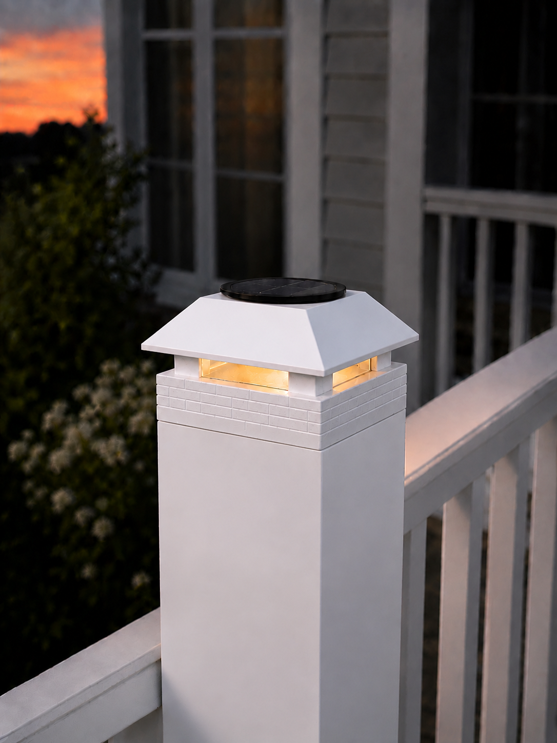 Square Column 4.5-Inch High-Profile Roof Solar Post Cap Mood Light – White
