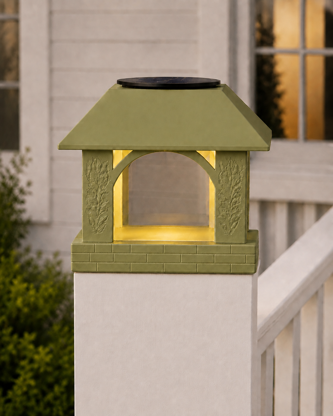 Arched Leaf Column 4.5-Inch High-Profile Roof Solar Post Cap Light – Natural Green