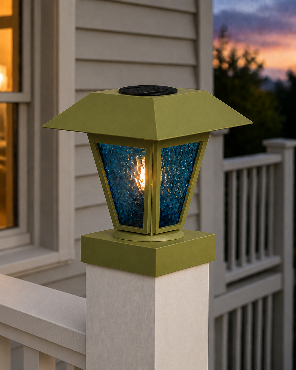 Lantern in Blue Glass 3-Inch Edison Bulb 4.5-Inch Solar Post Cap Light – Natural Green