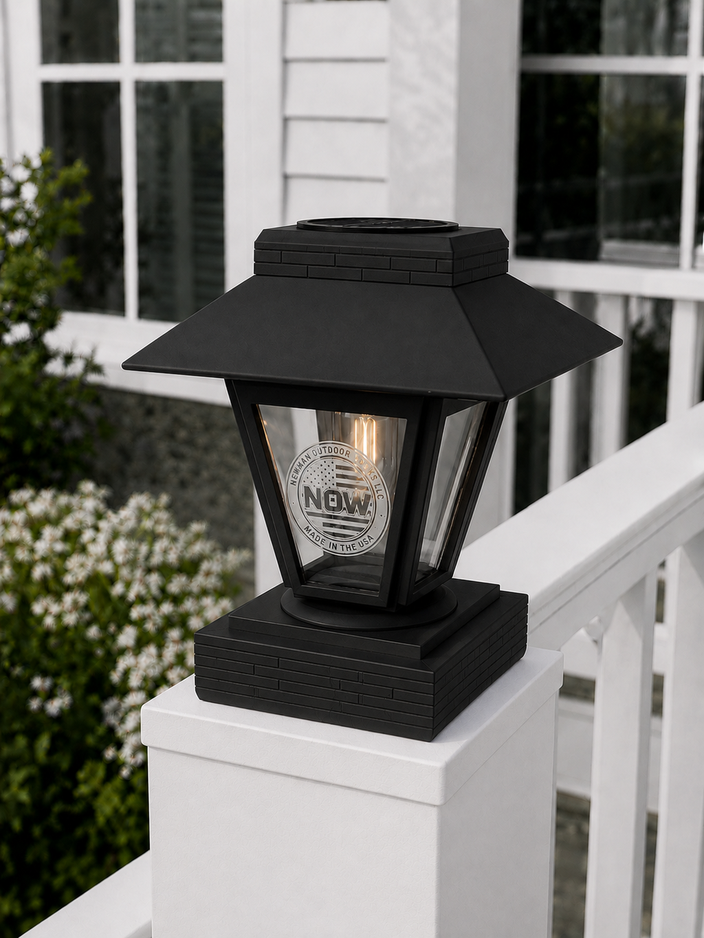 Lantern Engraved Glass 4-Inch Edison Bulb 4.5-Inch Solar Post Cap Light – Black