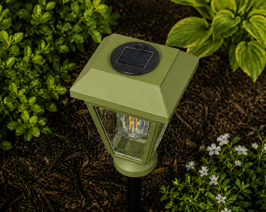 Lantern with Clear Glass Small Edison Bulb Solar Landscape Light – Natural Green
