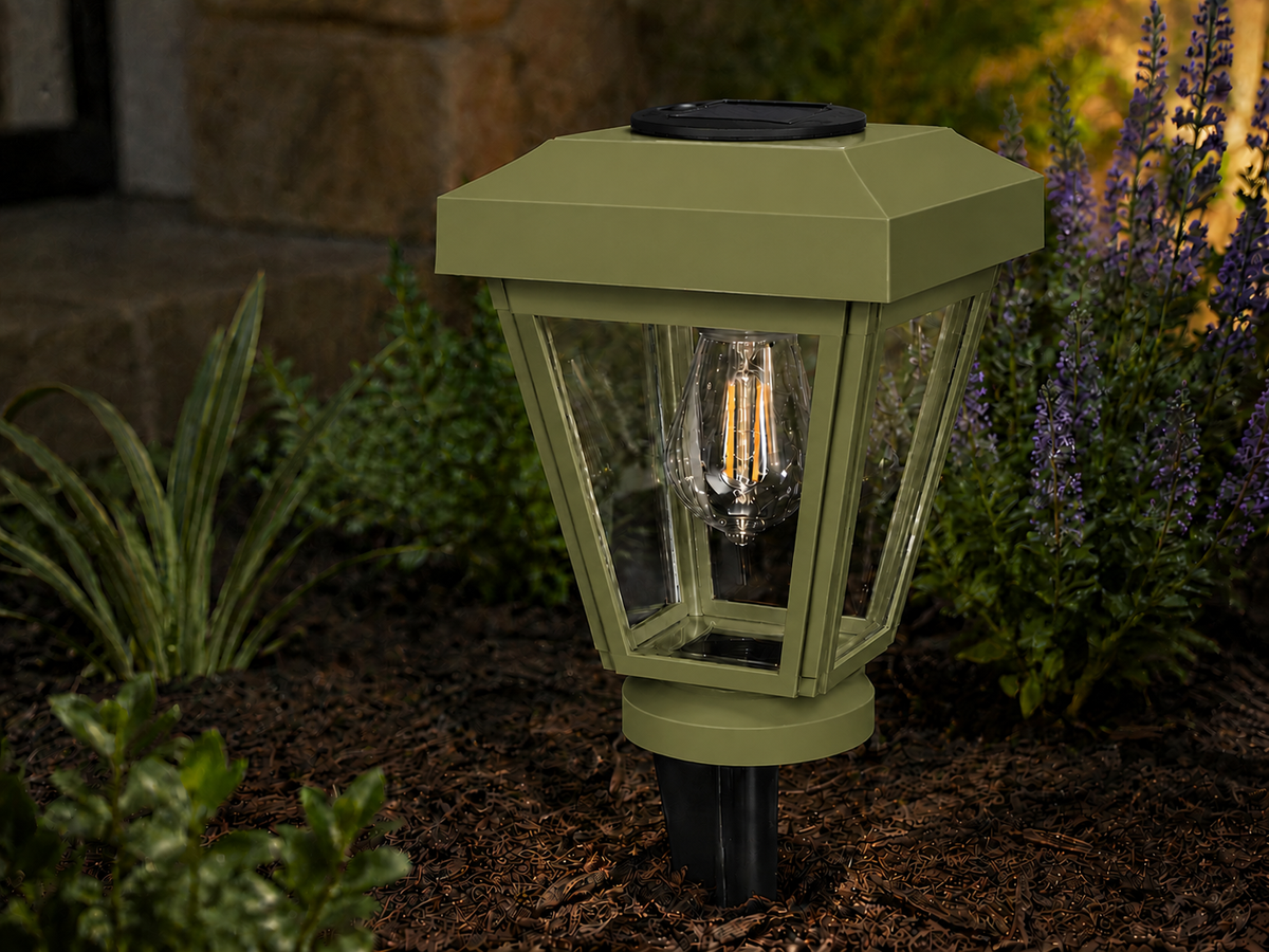 Lantern with Clear Glass Small Edison Bulb Solar Landscape Light – Natural Green