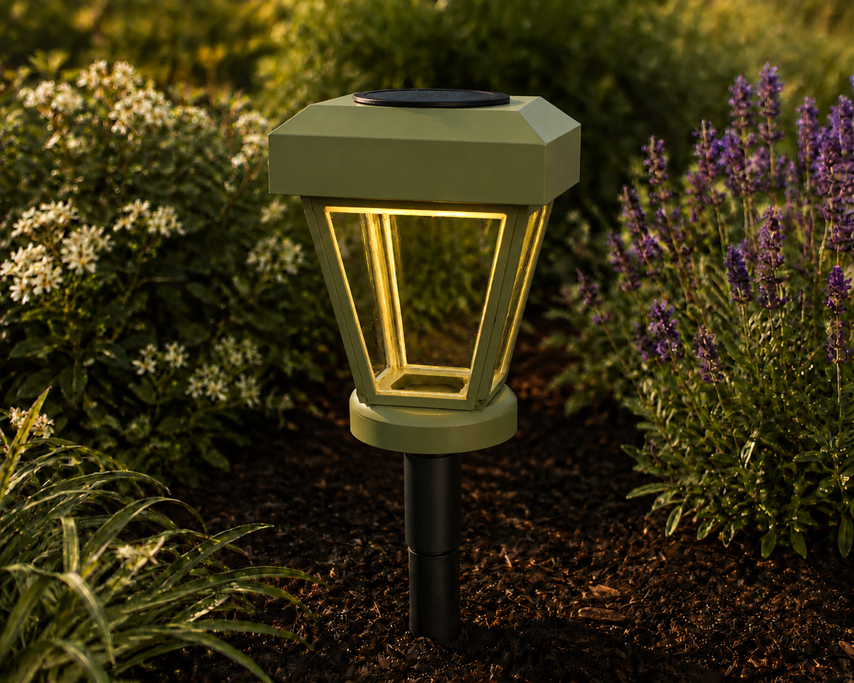 Green Lantern with 6-Inch Riser & Clear Glass LED Bulb for Landscape Lighting