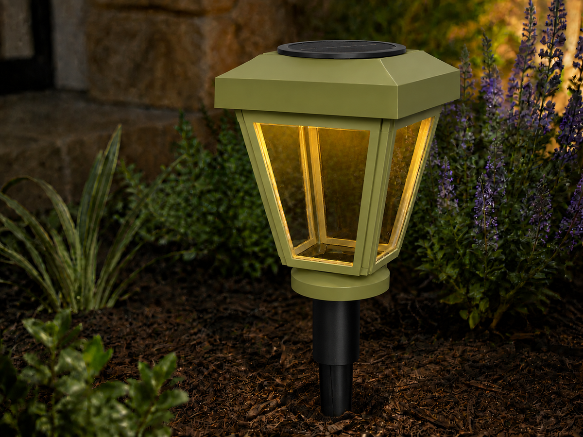 Green Lantern with 6-Inch Riser & Clear Glass LED Bulb for Landscape Lighting