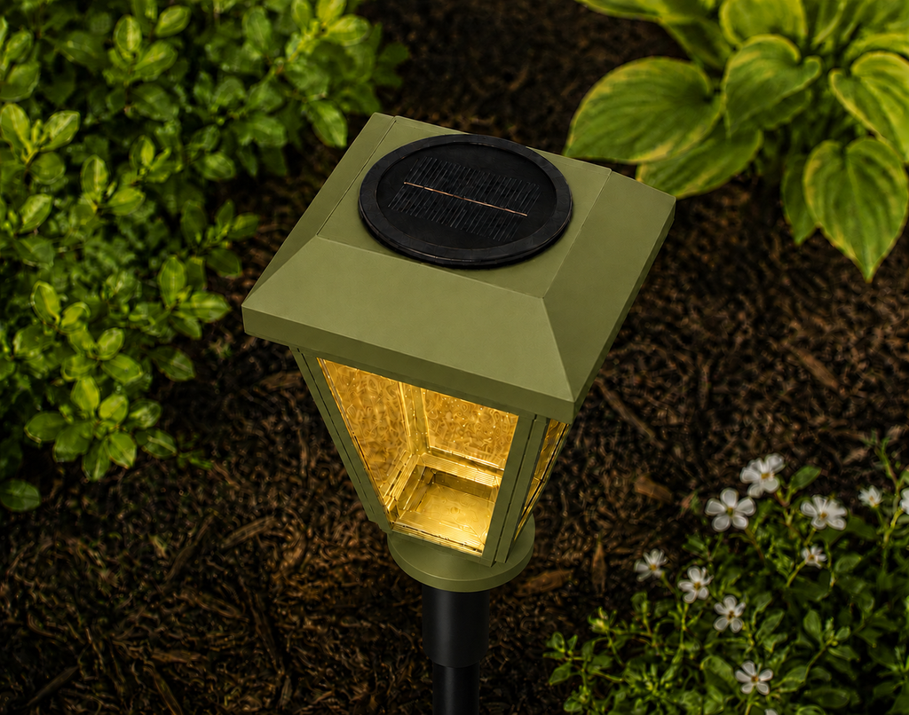 Green Lantern with 6-Inch Riser & Clear Glass LED Bulb for Landscape Lighting