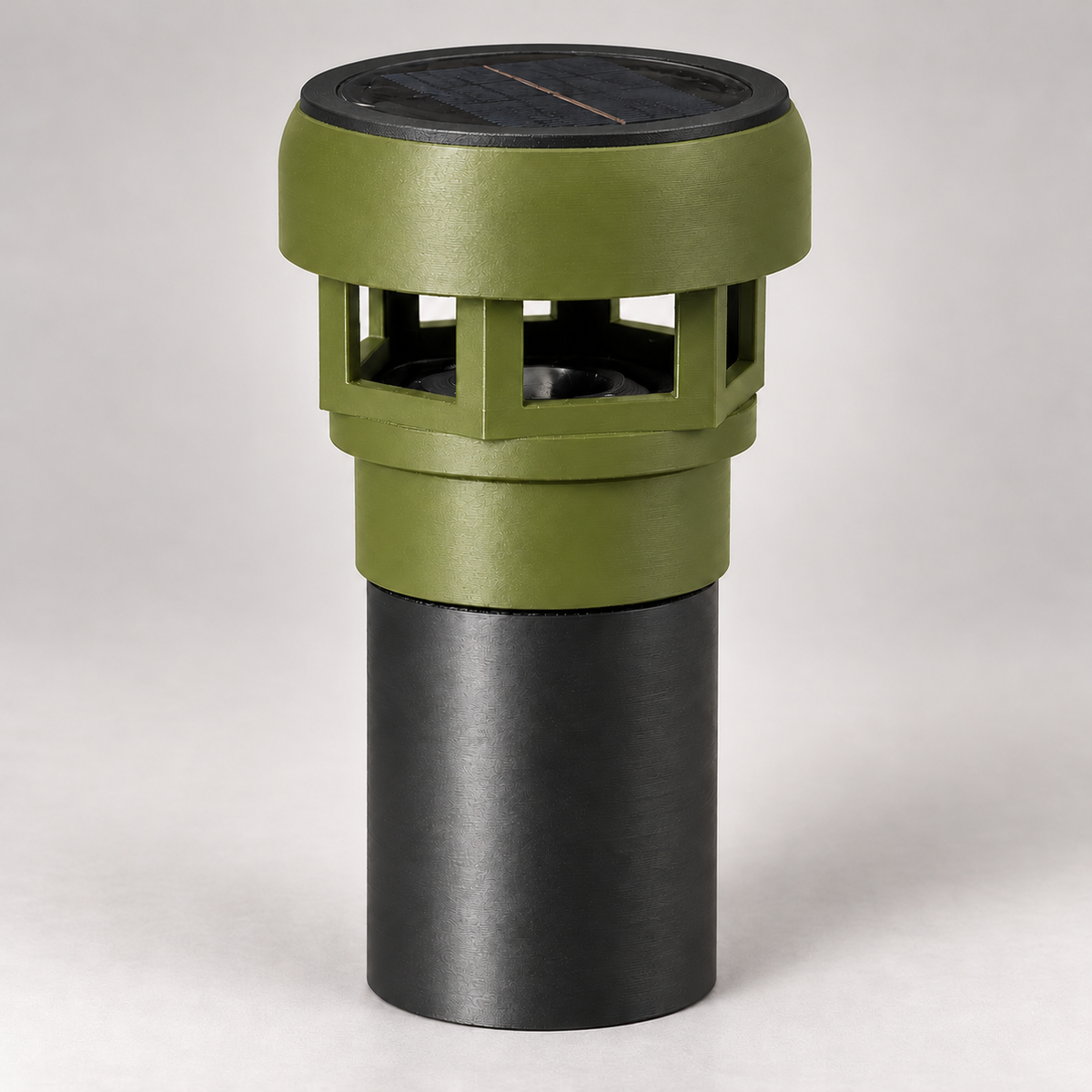Decorative Solar LED Landscape Light with 3-Inch Riser – Natural Green