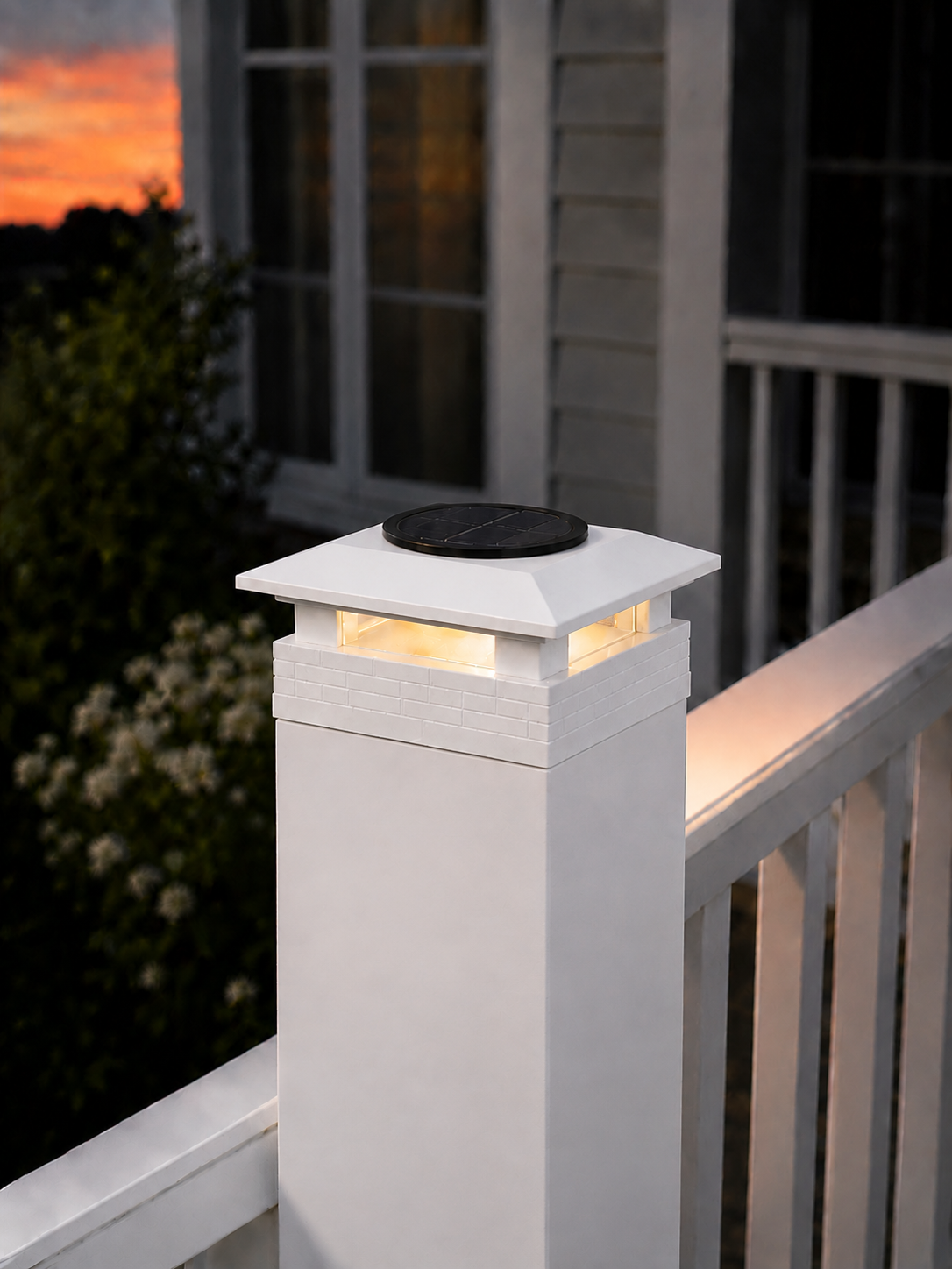 Square Column 4.5-Inch Low-Profile Roof Solar Post Cap Mood Light – White