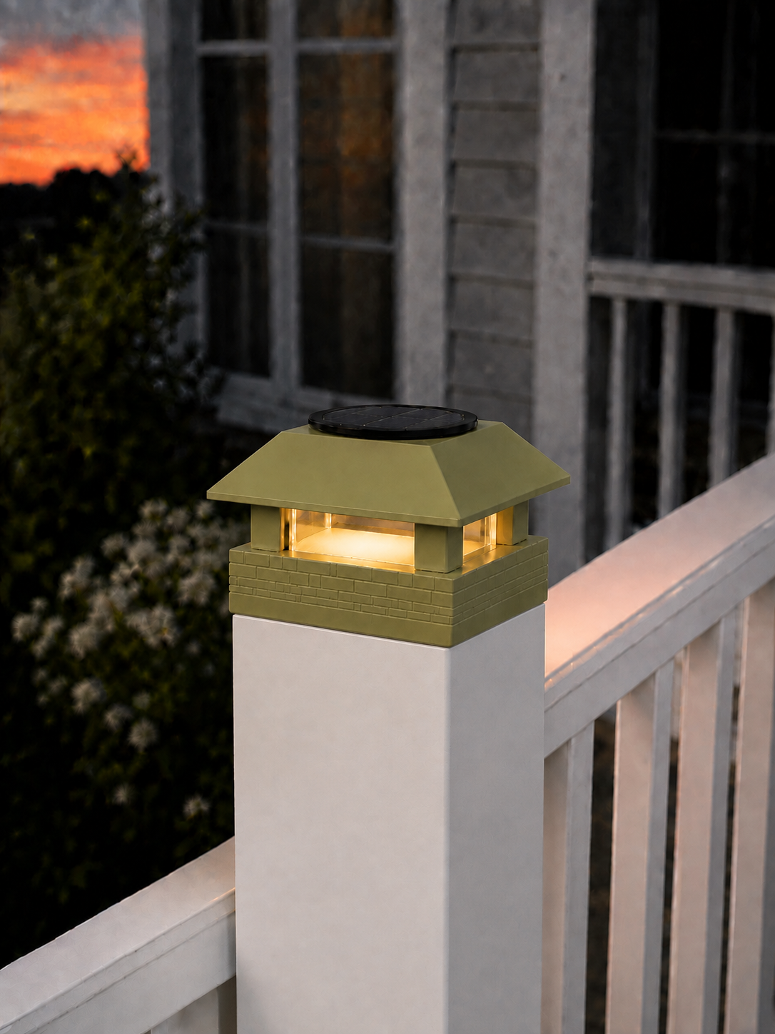 Square Column 4.5-Inch High-Profile Roof Solar Post Cap Mood Light – Natural Green